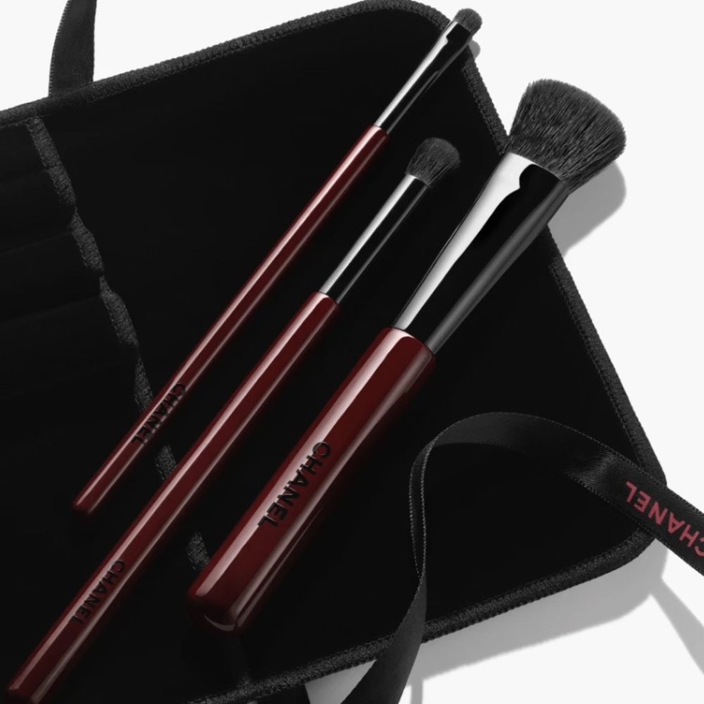 CHANEL - Les Pinceaux Rouge Noir Brush Collection - Picture 2 of 6